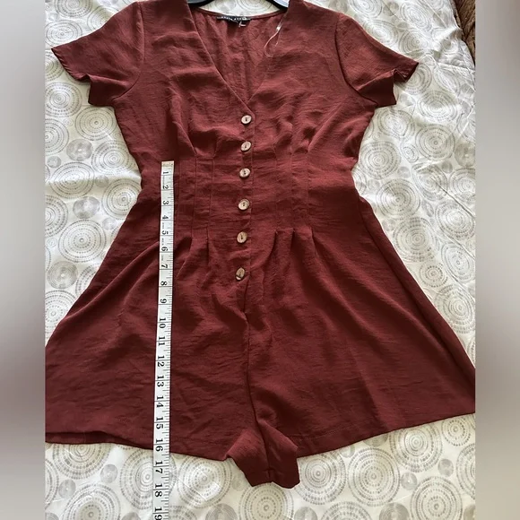 Haute‎ Monde Maroon Jumper V-Neck Seamless Short Sleeves  M Size Medium. NWOT - Picture 12 of 14